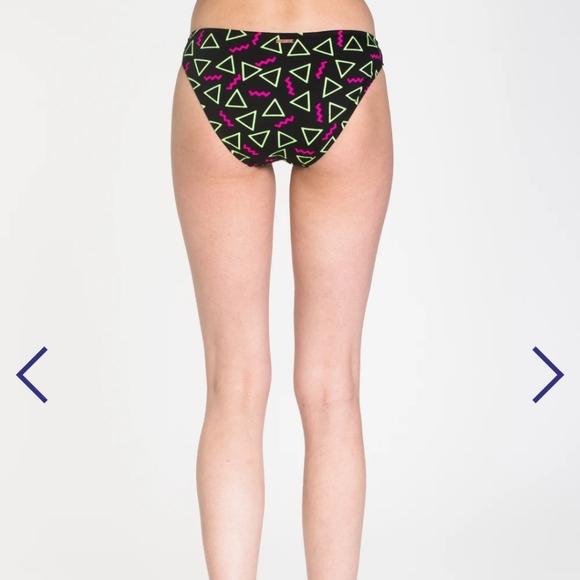 🌺NWT Skinny Dip Bikini🌺 - Picture 2 of 5